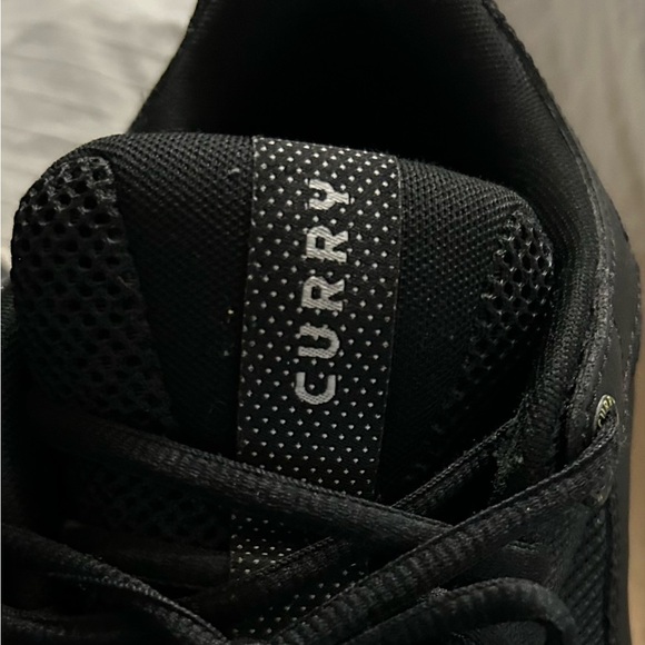 Under Armour Curry 3Z5 Basketball Shoes Black / White /Yellow 3023087 004 Sz 12 - Picture 5 of 9